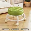 Taburete giratorio con ruedas para uso doméstico, taburete bajo con ruedas, taburete redondo pequeño, taburete para sofá, silla pequeña con respaldo de plástico