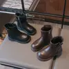 Botines de piel para niños, estilo Martin británico, para niñas, de otoño e invierno, con correa de hebilla, suela suave, tobilleras, versátiles y estilizan, con cremallera lateral