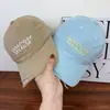Boné de Baseball Ins de Primavera Estilo Coreano com Borda Desfiada para Mulheres com Bordado de Letra, Boné de Baseball Casual Versátil de Topo Macio para Uso ao Ar Livre para Homens
