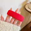 Grampo de Cabelo Flor com Laço de Cores Contrastantes Vermelho e Azul Estilo Coreano para Mulheres com Franja Lateral, Grampo Bico de Pato Doce para Cabelos Quebrados