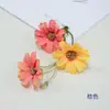 Cadena de Flor de Orquídea Saltarina Pinza de Margarita Simulada Tocado de Flor Caja de Flores Decorativa Accesorios Hechos a Mano Ramillete Caja de Dulces Gorra de Maestro