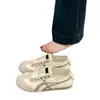Novos Sapatos Casuais Finos Slip-On de Verão 2026, Tênis Esportivos Color Block, Sapatos de Treino Planos Versáteis Alemães para Mulheres