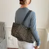 Modelo de bolso nuevo para principios de otoño de 2026, bolso de hombro de gran capacidad para mujer, bolso tote texturizado, bolso de axila con estampado de leopardo, bolso texturizado para mujer