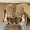 Primavera de 2026 Novos Mocassins Casuais Retro de Cobertura Total Estilo Birkenstock Femininos Bico Redondo Salto Escondido Fivela de Cinto Versátil