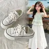 Zapatos de lona de suela gruesa estilo coreano, versátiles, con lunares, para mujer, nueva colección de verano 2026, zapatillas casuales estilo estudiante