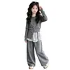 Conjunto elegante y de alta calidad para niñas, estilo coreano, perfecto para el otoño de 2026, nuevo cárdigan suéter para niños