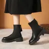 Botas de moda de tacón grueso y moderno para mujer, nuevo estilo otoño 2026, suela gruesa, que aumentan la altura, botines forrados de felpa, estilo británico, botas negras ajustadas