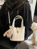 Bolso Cubo de Moda Retro con Hebilla de Cierre para Mujer 2026 Nuevo Estilo Simple Versátil Gran Capacidad Bolso de Hombro Cruzado
