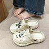 Sapatos Croc Roupa Exterior Feminina Primavera e Verão 2025 Novo Infantil Aumentando Antiderrapante Praia Dedo Bonito Meio Chinelo para Mulheres