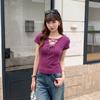 Foto Real de Camiseta de Tirantes con Cuello en V y Hombro Derecho Descubierto de Manga Corta para Mujer Verano 2025 Nuevo Diseño Top Corto Ajustado
