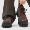 Botas de invierno altas estilo Martin para hombre, estilo británico, retro americano, botas de cuero ante marrón, de caña media, que aumentan la altura, botas de trabajo impermeables