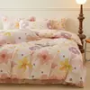 Faldón de cama de franela 100% algodón Oculta imperfecciones con borde de volantes Juego de colcha de algodón puro engrosado Juego de tres piezas de sábanas Funda antideslizante Universal para todas las estaciones