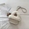 Bolso de Mujer Otoño e Invierno Bolso de Mano de Felpa Suave Bolso Cruzado de Hombro Versátil Nuevo Retro para Mujer 2026