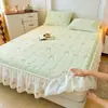 Colcha Estilo Princesa de Piel de Conejo Tallada Pieza Única con Borde de Encaje Estilo Falda de Cama Cubierta de Colchón Cubierta de Cama de Felpa de Leche Otoño e Invierno