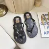 Nuevas chanclas de verano para mujer para la playa, ocio al aire libre, hogar, baño, ducha, antideslizantes, resistentes al olor, sandalias de dedo