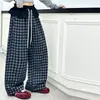 Calça Feminina com Corte Curvo 2026 Novidades Primavera e Outono Crianças Maiores Casual Calça Longa de Pernas Largas Versátil Calça Xadrez com Babados Tendência