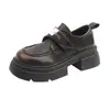 Sapatilhas Mary Jane da moda com fivela de metal, coleção primavera/verão 2026, novos mocassins com sola grossa, estilo retrô britânico