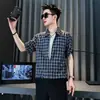 Camisa Falsa de Duas Peças de Manga Curta Masculina, Estilo Fino de Verão, Decote V Profundo, Gola com Botões Meio Aberta, Camisa Masculina de Manga Curta em Camadas Xadrez