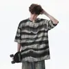 Camiseta de Verano para Hombre con Cuello en V, Tie-Dye, Rasgada, Manga Corta, Estilo Callejero Moderno, Rayas Estilo Americano Resistente