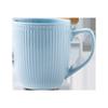 Taza Rayada Vertical en Relieve Taza de Cerámica Taza de Agua para el Hogar Taza de Café para la Oficina Porcelana Blanca de Lujo Ligero Raya Morandi