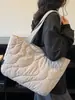 Bolsa Tote Matelassê Leve e Simples Bolsa de Grande Capacidade Nova Moda Inverno 2025 Bolsa de Mão Bolsa Casual Feminina