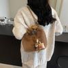Cesta de Verduras Peluda Bolso Pequeño para Mujer 2025 Nuevo Bolso Cubo de Mano Peludo Otoño Versátil Bolso Cruzado de Cadena