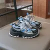 Sapatos para meninos e meninas, tênis, modelo 2026, tênis dad de malha de verão para crianças, tênis esportivos respiráveis para meninas