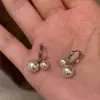 Brincos de Pérola Mousse Mocha Suave com Presilhas de Cereja Pequenas, Novo Modelo 2026, Luxo Leve, Nicho, Versátil, Brincos Elegantes para Mulheres