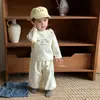 Conjunto de Otoño para Bebés y Niños Pequeños de Dropshipping, Conjunto de Tres Piezas con Chaleco de Botones de Colores, Sudadera para Bebé, Pantalones Largos Sueltos, Ropa Infantil Zhili