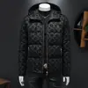 Artículos Europeos 2025 Otoño e Invierno Nuevo Chaqueta de Plumas con Capucha 90% Terciopelo Jacquard de Alta Calidad Tendencia Casual