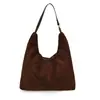 Bolsa tote de camurça para mulheres, grande capacidade, bolsa de ombro, novo estilo 2026, moderna, retrô, versátil, bolsa de ombro para o dia a dia, tendência