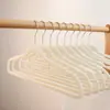 Cabides de Veludo Okamoto para Crianças, Cabides Plásticos Ecológicos Pequenos para Roupas Infantis, Cabides para Roupas de Bebê em Formato de Carrinho para Uso Doméstico