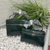 Bolsa para Lonchera Nueva con Patrón de Cocodrilo Transfronteriza para Mujer 2025 Bolso Bandolera Retro Europeo y Americano Bolsa Cuadrada Pequeña Textura de Alta Calidad Bolso Cruzado