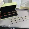 Artículo popular para transmisiones en vivo: Pulsera de trébol de cuatro hojas de alta gama V-gold para mujer, lujo ligero, moderna y versátil, pulsera de cinco flores de ágata y nácar chapada en 18k