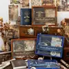 Un creativo juego de regalo de diario con temática vintage, perfecto para una fiesta temática retro, incluye materiales de diario vintage y es un regalo ideal para otros