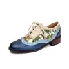 Tamanho Grande 2025 Início da Primavera Desejo Casaco Casual Salto Baixo Combinando Cores 40-43 Tamanho Grande Cadarço Frontal Brogue Esculpido