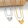 Conjunto de Collar y Pendientes en Forma de Corazón Estilo Europeo y Americano, Acero de Titanio Chapado en Oro, Lujo Ligero, Versátil Cadena para Clavícula de Moda de Gama Alta