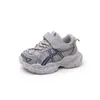 Tênis Esportivo Infantil Primavera e Outono Sapatos de Pai para Meninos Sola Macia Sapatinhos de Bebê Sapatos de Corrida Leves e Respiráveis para Crianças Pequenas Tendência