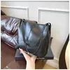 Bolsa Transversal Versátil Ins para Mulheres 2025 Bolsa Tote Retrô da Moda Estilo Universitário Casual para o Dia a Dia Bolsa de Grande Capacidade