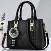 Bolso para Mujer 2026 Nuevo de Moda Estilo Europeo y Americano Bolso de Mano con Colgante de Bola de Piel, Bolso Cruzado de Hombro Simple para Damas