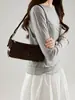 Bolso de Mano Retro de Gamuza Bolso de Hombro Pequeño Versátil para Viajes Ligeros Estilo Coreano Moda Otoño Invierno Bolso de Hombro Único Casual para Mujer