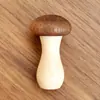Zakka Restaurante Japonés Lindo Soporte de Palillos de Champiñón Creativo Almohada para Palillos Suave Lindo Soporte de Palillos de Madera Sólida Pareja Suministros para el Hogar