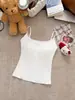 2066# Camiseta sin mangas de algodón liso con ribete de encaje y tirantes de botón Ropa de abrigo para mujer Capa interior con copas Top de capa base