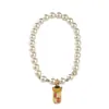 Pingente de Tag Dourada Pequena com Pérola Conserva Cor Modelo Novo 2025 Pulseira de Nicho Exquisita e Elegante Pulseira de Pérola de Imitação de Cristal de Luxo Leve