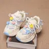 Tênis Estrela Moda Infantil 2025 Primavera e Outono Novo Estilo Versátil Casual Desenho Animado Confortável Respirável Cadarços Duplos
