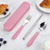 Set de Cubiertos Portátil Acero Inoxidable Cuchara, Palillos, Tenedor, Hogar Estudiante Plástico Mango Curvo Cubiertos Set de Tres Piezas para Ventas Transfronterizas
