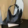 Estilo Europeo y Americano Otoño 2025 Nuevo Casual Nicho Gran Capacidad Retro Moda Versátil Bolso de Hombro para Viajar