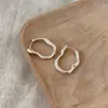 Brincos pendentes irregulares transfronteiriços europeus e americanos, brincos de moda simples de nicho de alta qualidade, brincos versáteis e estilosos únicos