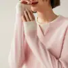 Colección Otoño/Invierno 2026 Baicai Rong: Suéter tipo jersey de punto con bloques de color, cuello en V, ajuste holgado, de dos piezas falso