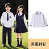 Traje con camisa, chaleco, camiseta, accesorios de manga corta